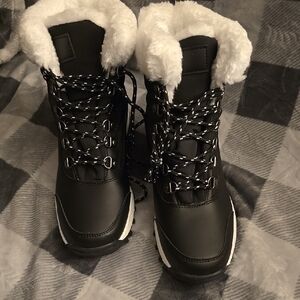 Women's Black Winter Boots